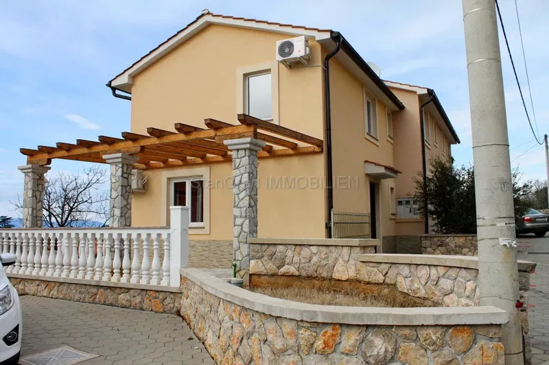 Sorház rész, 30 m2-es kerttel – 3