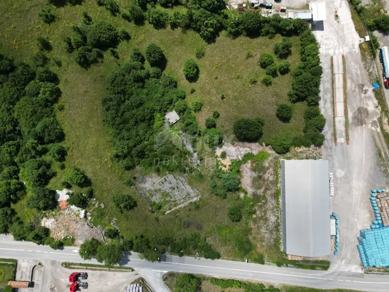 MATULJI, JURDANI, RUPA - terreno edificabile di 9000m2 con EDIFICAZIONE. PERMESSO per un edificio residenziale e commerciale – 3