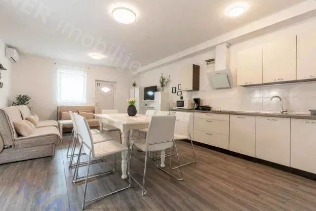 Semidetached house with a pool and a sea view! – 2