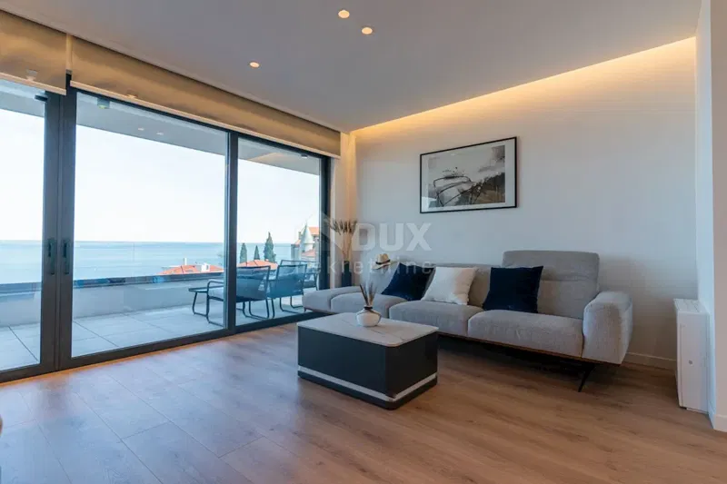 OPATIJA, ZENTRUM – einzigartig möbliertes Anwesen im Zentrum von Opatija mit Swimmingpool, 200 Meter vom Lungomare, Garage, Aussicht – 3