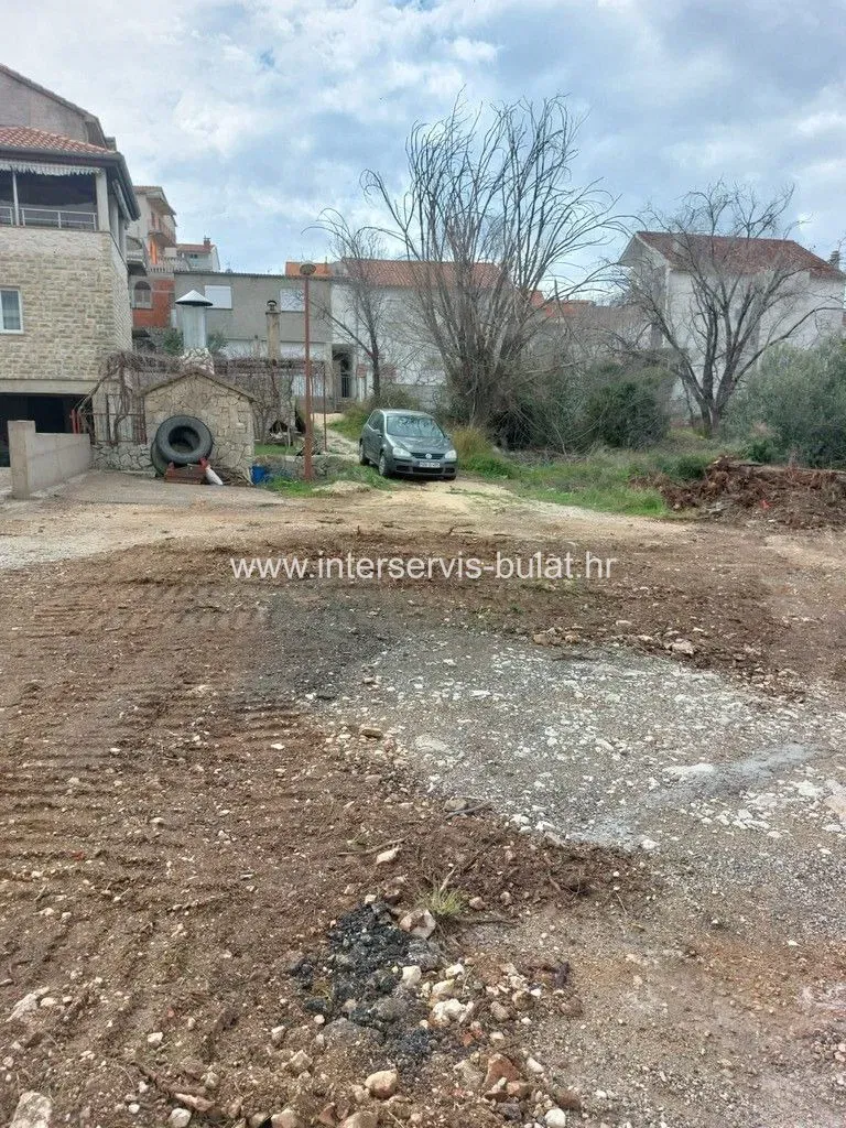 .::: Building land in an excellent location in Meterize :::. – 2