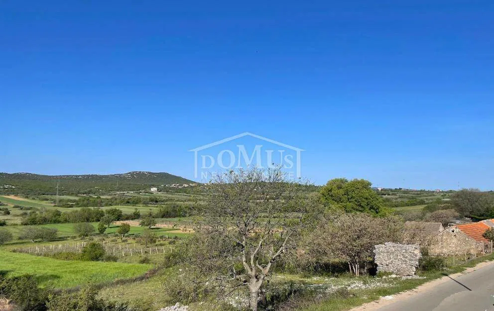 Stankovci / Velim, građevinsko zemljište 1.050m2