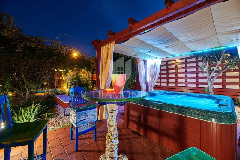 Umago, dintorni! Grande casa con piscina e jacuzzi! – 2