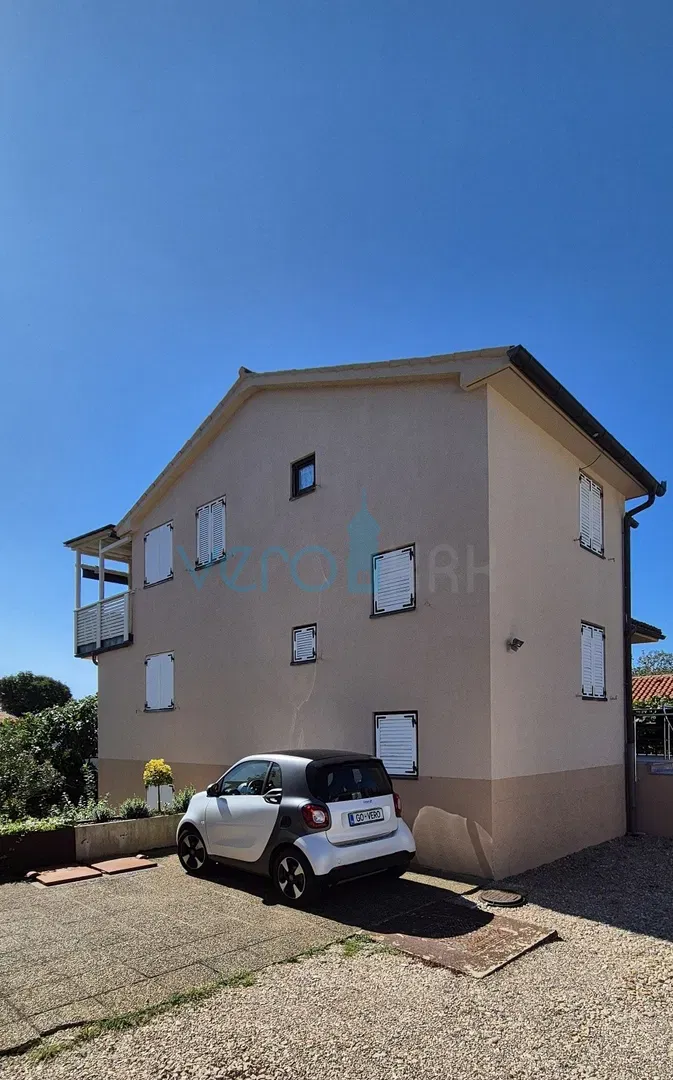 City of Krk, surroundings, detached house with 3 apartments, yard, sea view, for sale – 2