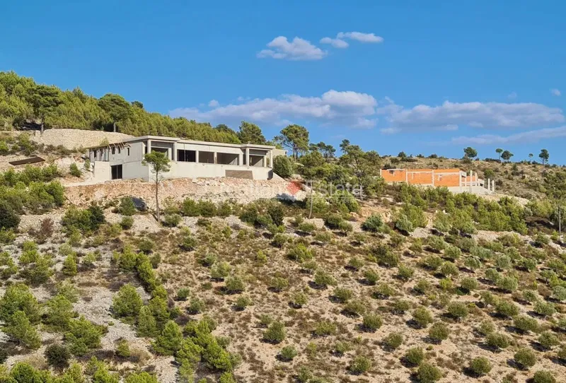 Brač-sziget – Épülő villa közvetlenül a tengerparton, medencével, eladó – 3