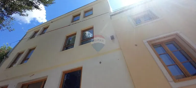 Centar, Pula, 350m2 – 2