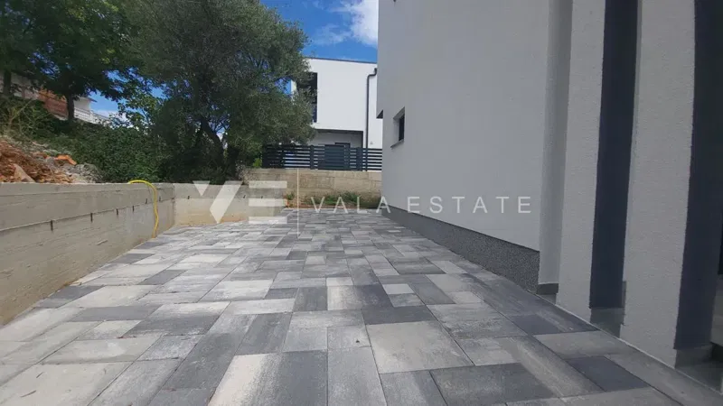 NEW MODERN VILLA WITH SWIMMING POOL AND SEA VIEW – 3