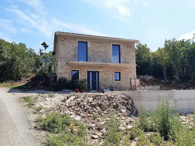Casa Trget – 3