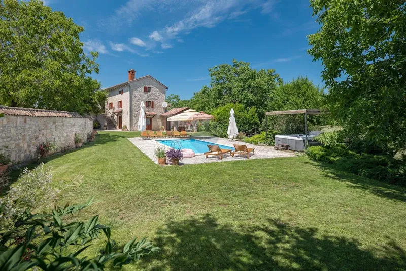 House Tinjan, 180m2 – 2