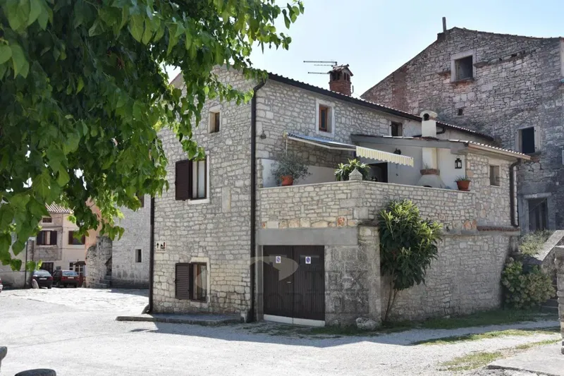 Stone house 14 km from Poreč – 2