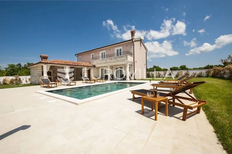 Istria, Debeljuhi, an attractive modern villa with a swimming pool on a landscaped garden – 2
