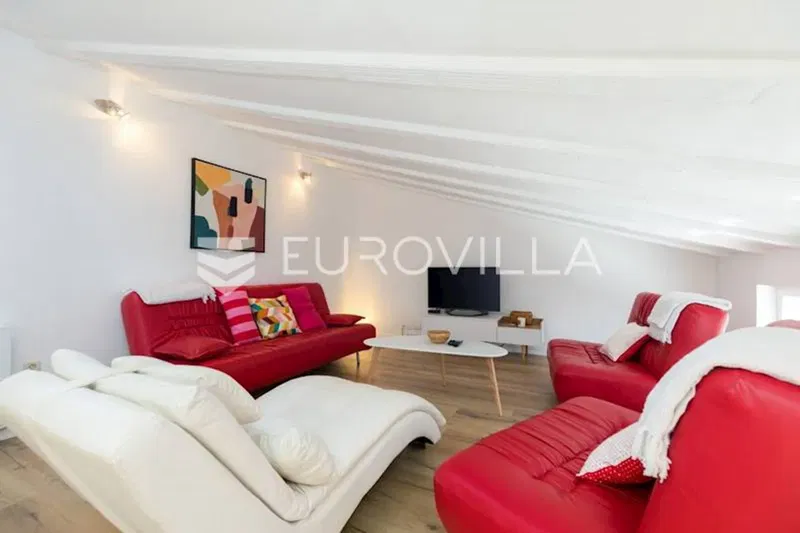 Istria, Antonci: Renting a two-bedroom attic apartment with a pool and spacious yard. – 2