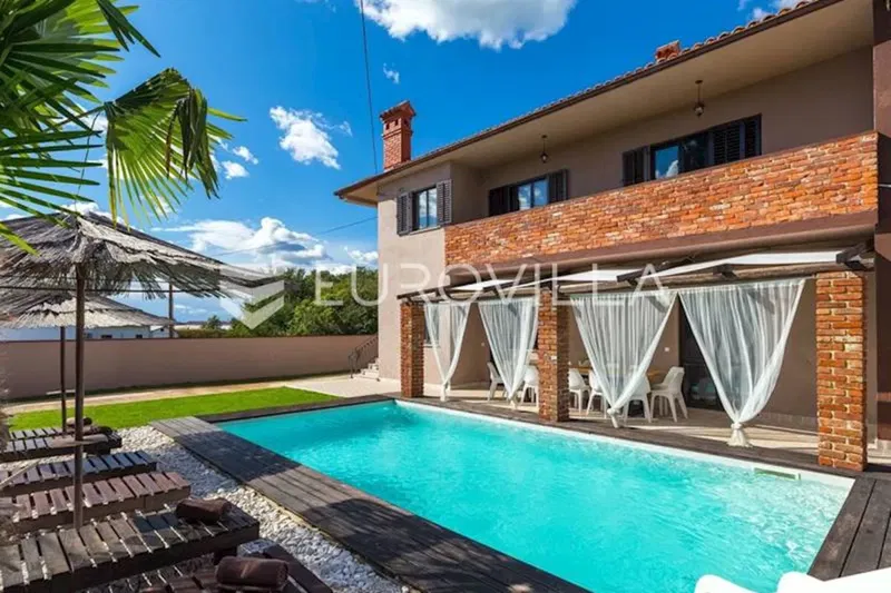 Barban area, luxury villa 250 m² with well-kept garden, swimming pool, hot tub and sauna – 2