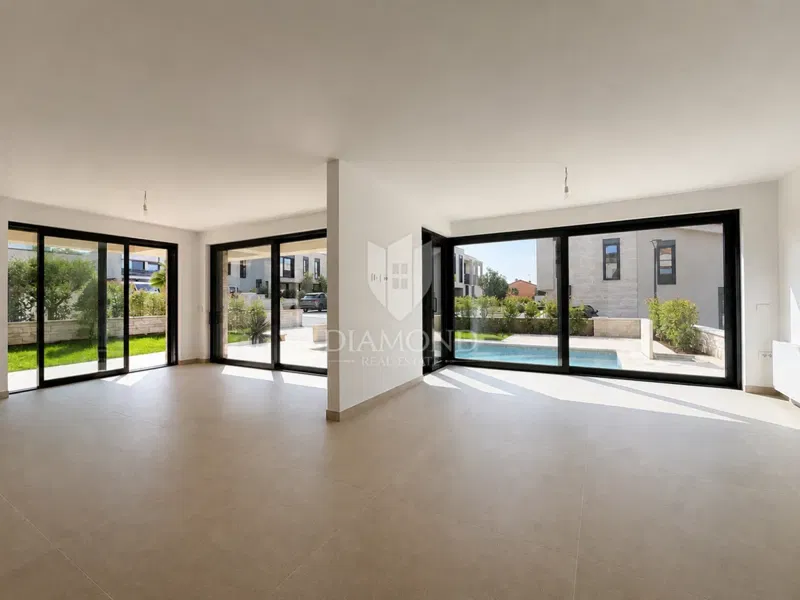 Umago! Villa di lusso a 100 m dal mare! – 3