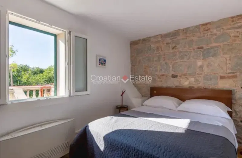 Split, Grad – House with view of sea and city, for sale – 3