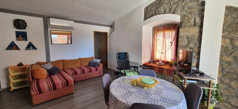 Crikvenica, centro, 62 m2, 2 locali con soggiorno, seconda fila dal mare, vista, vendita – 2