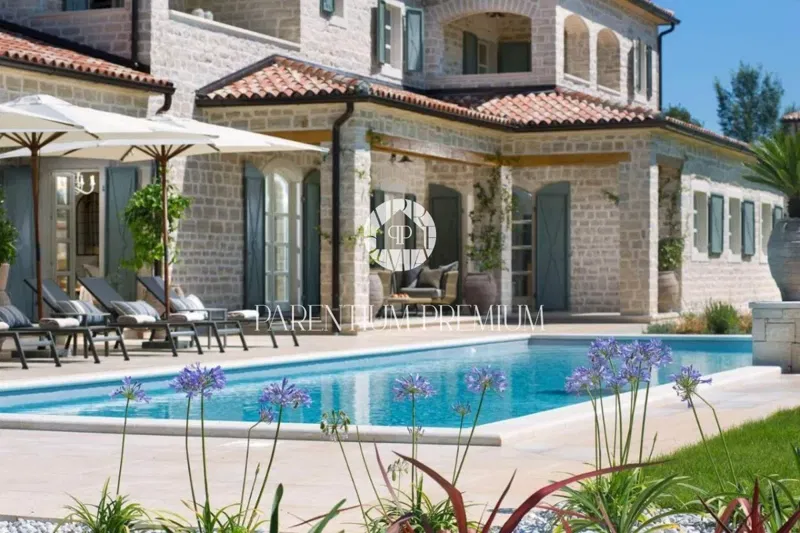 Lussuosa villa in pietra con piscina e zona sportiva – 3