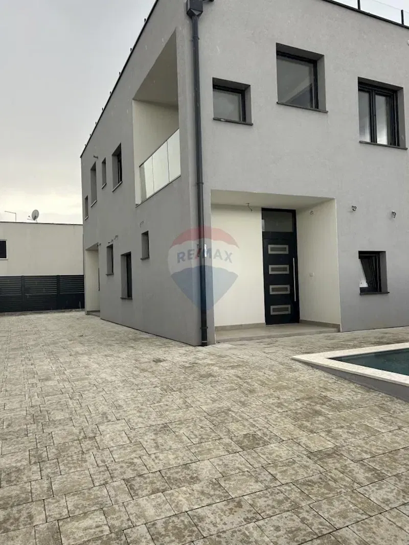 House Novigrad, 314m2 – 3