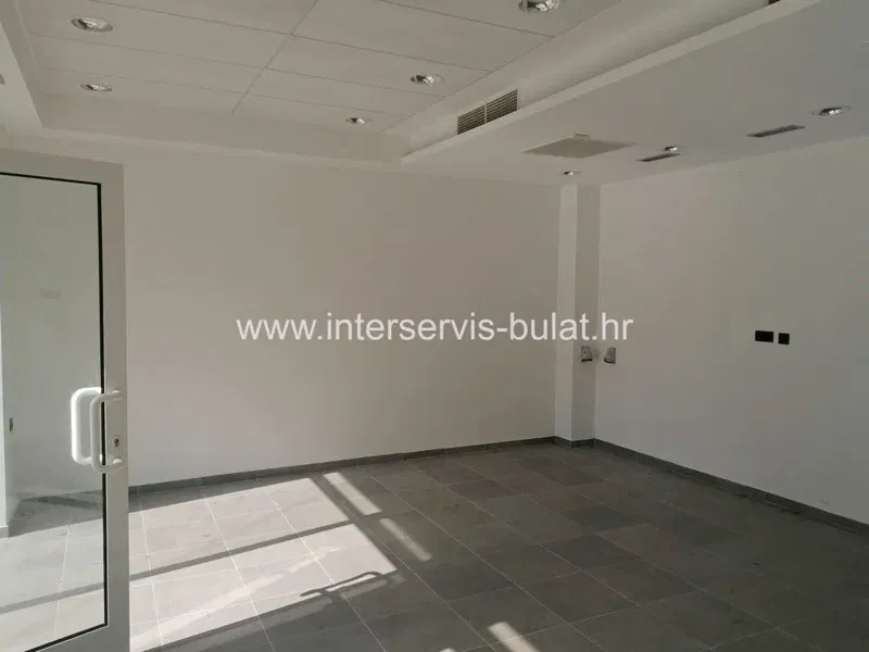 .::: Office space for rent in Šibenik, 59m2 :::.
