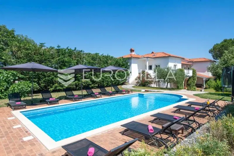Rakalj, beautiful, spacious villa with pool and large garden, 452 m² – 2