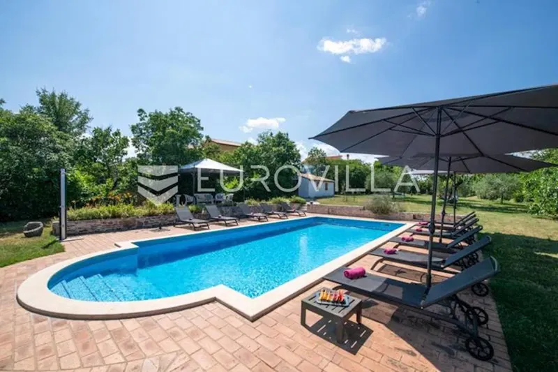 Rakalj, beautiful, spacious villa with pool and large garden, 452 m² – 3