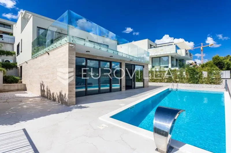 Okrug Donji, a beautiful luxury villa in the first row to the sea – 2