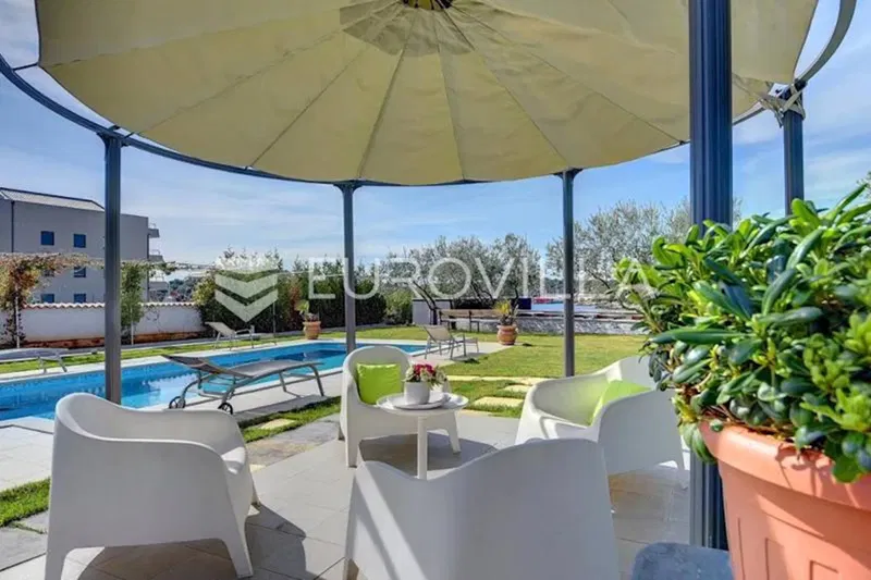 Pula, beautiful villa with the best position - first row to the sea – 3