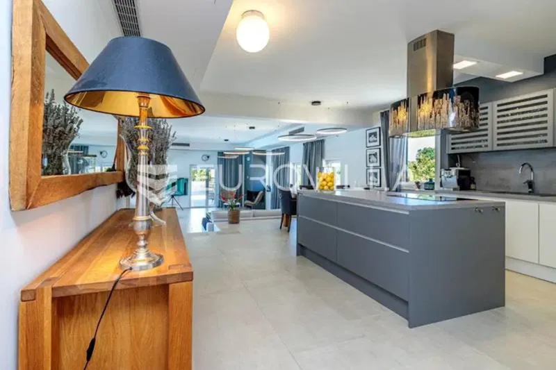 Casa Barat – 2