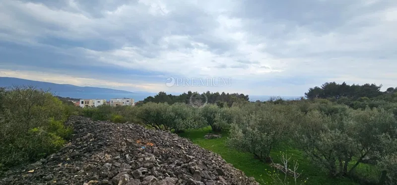 Mesto Krk, prodaja gradbeno zemljišče, 800m od morja! – 2