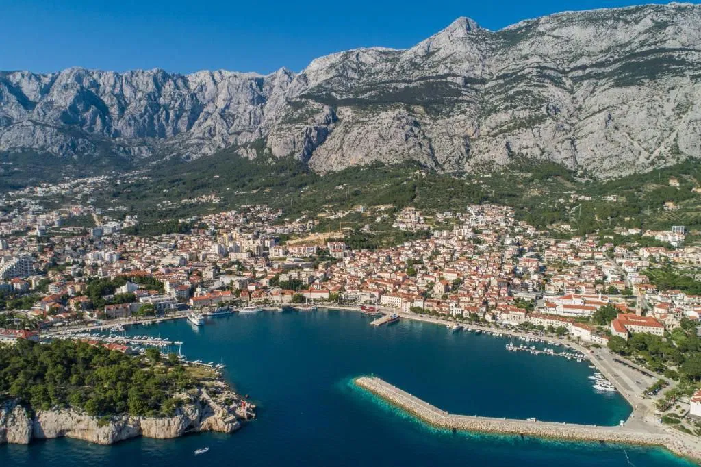 Makarska-poljoprivredno zemljište 946 m2..HITNO!!