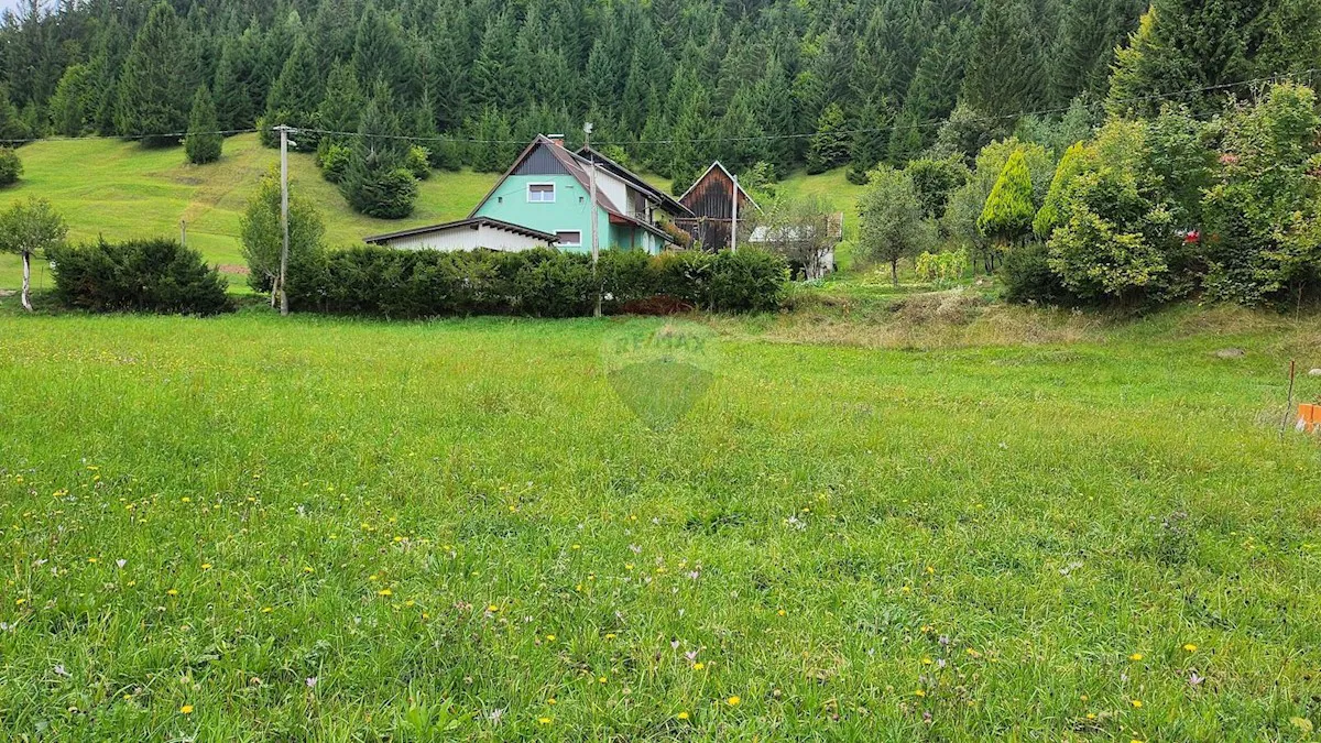 Tršće - građevinski teren u vikend naselju  614 m2