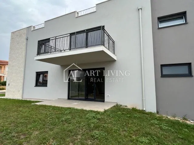 Poreč - okolica, atraktivno stanovanje 600 metrov od morja z vrtom – 2