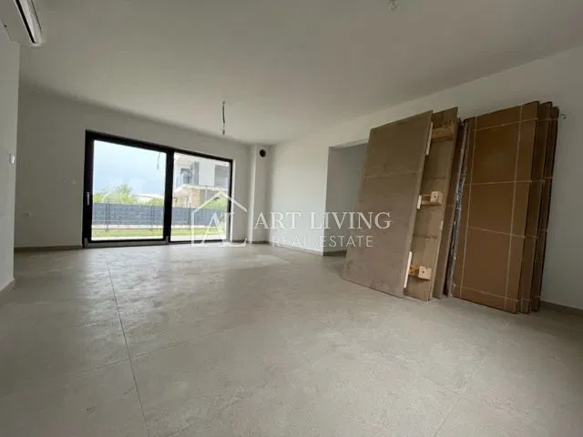 Poreč - okolica, atraktivno stanovanje 600 metrov od morja z vrtom – 3