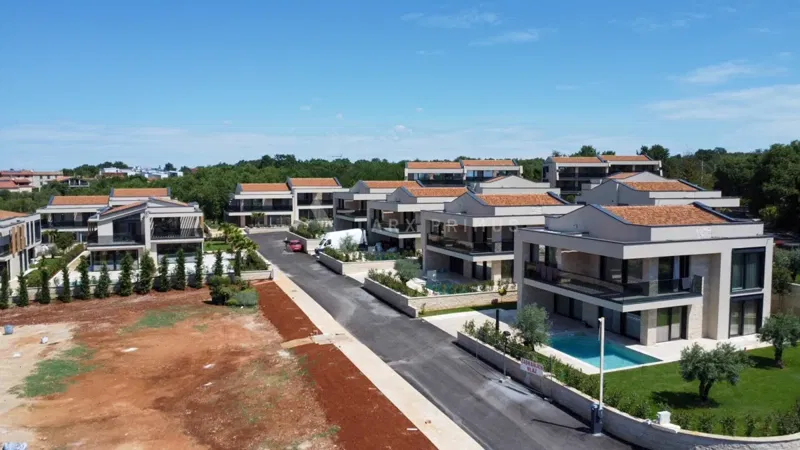 Superb villa with pool near the sea, Umag – 3