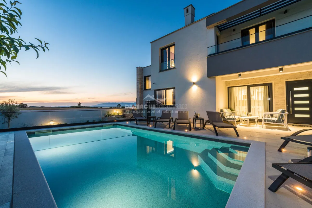 Zadar, Privlaka, luksuzna wellness villa sa grijanim bazenom