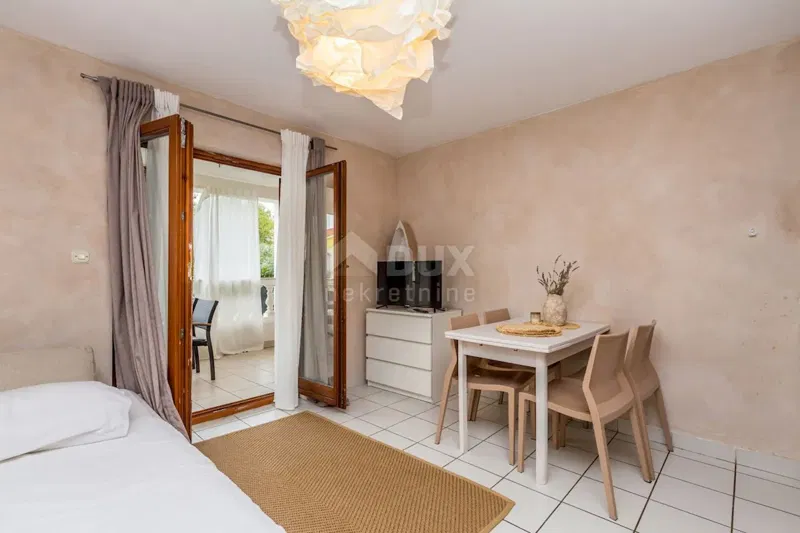 WYSPA KRK, NJIVICE - Parter domu z dwoma mieszkaniami – 3