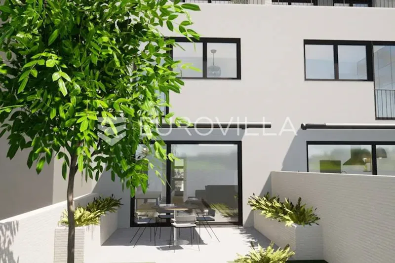 Porec, nice semi-detached house near the city! – 2
