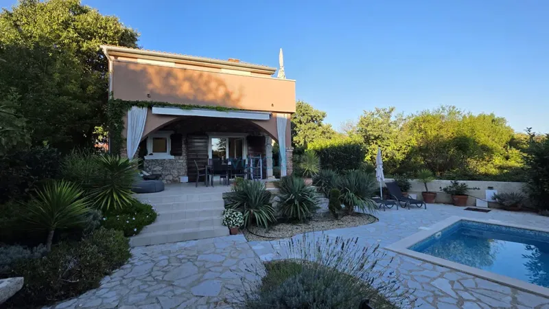 Isola di Krk, Dobrinj, dintorni, Casa in pietra ristrutturata con piscina, in vendita – 2
