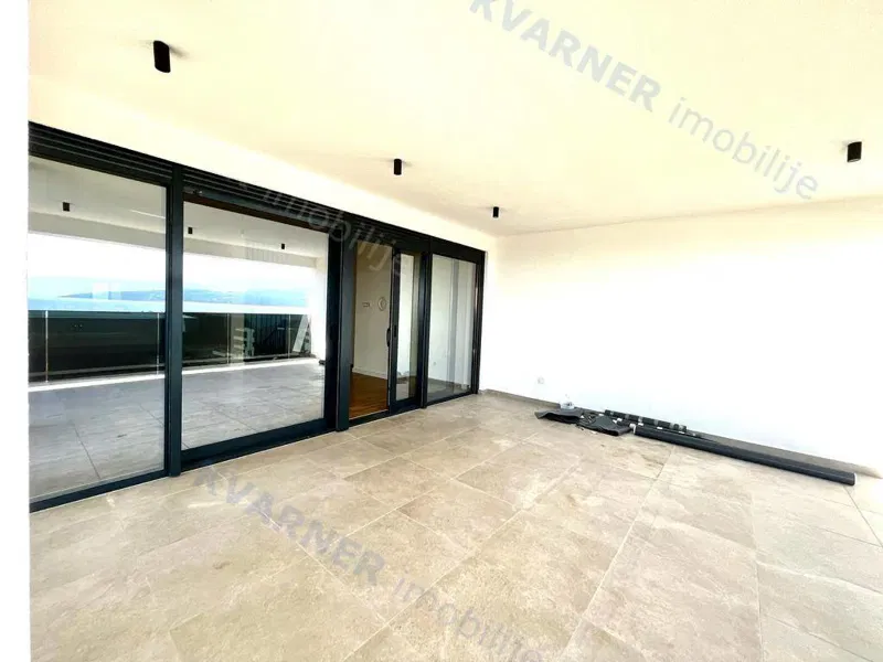 Luxurious two-story apartment with a pool! – 2