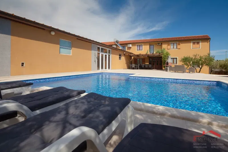 Banjole, holiday house with swimming pool and hall – 3