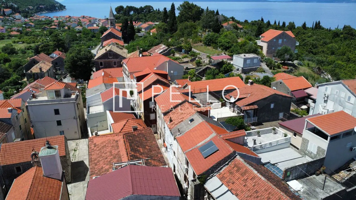 Trpanj, Pelješac – Tradicionalna kamena kuća s krovnom terasom, 3 minute hoda od plaže