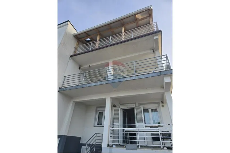KUĆA S 5 STANOVA - POGLED NA MORE, VRULJE – 3