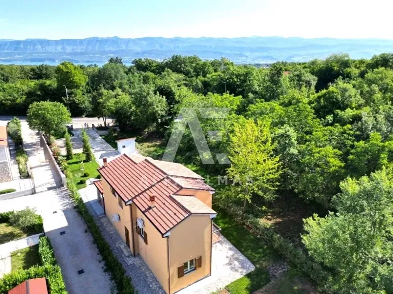 Dobrinj, 250m2 – 2