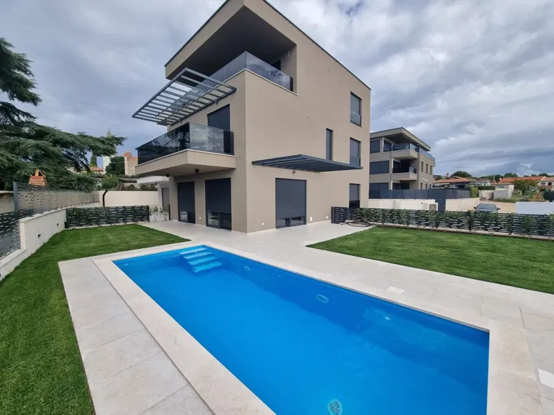 Graziosa palazzina residenziale con 4 appartamenti su due piani e vista mare – 2