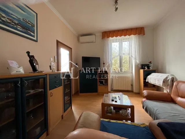 Umag, atraktivan stan u prizemlju s vrtom 100 metara od mora – 3