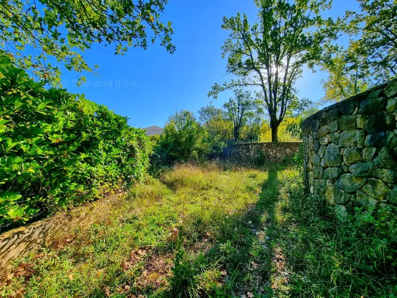Malinska, terreno edificabile 1000 m2, 200 m dal mare! – 2