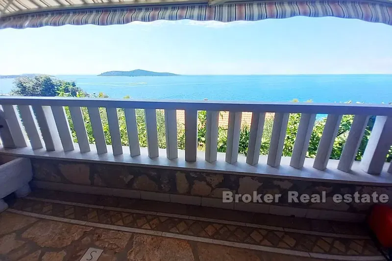 Casa e terreno edificabile con vista mare aperta – 2