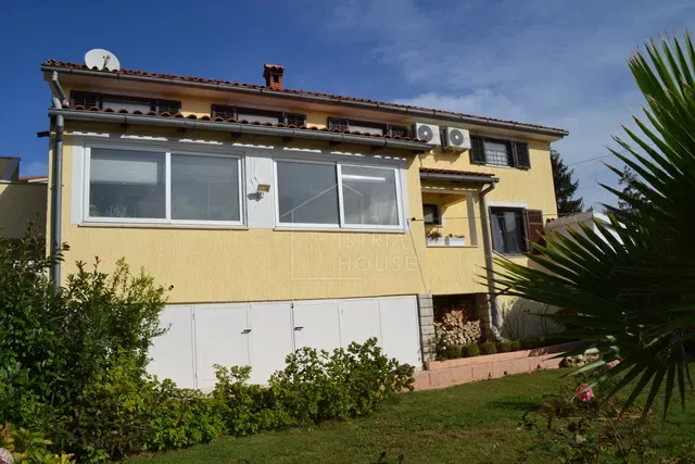 Parenzo, casa con due appartamenti – 2
