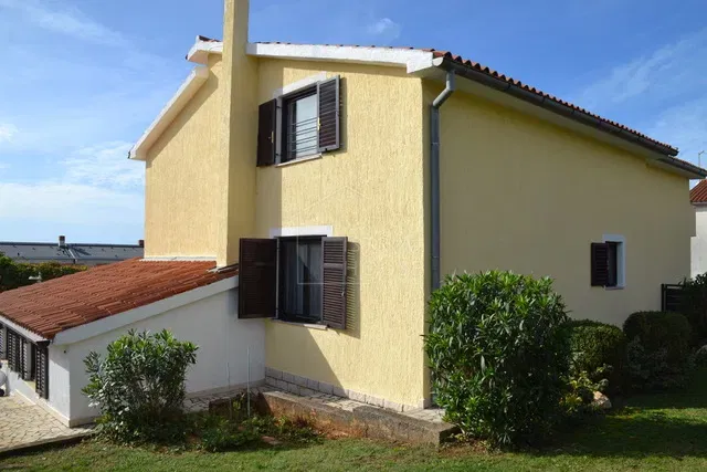 Parenzo, casa con due appartamenti – 3