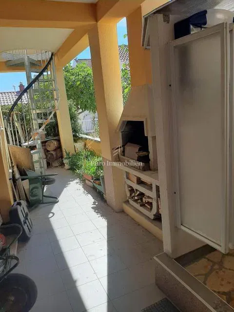 Three-story apartment, Vrsi – 2